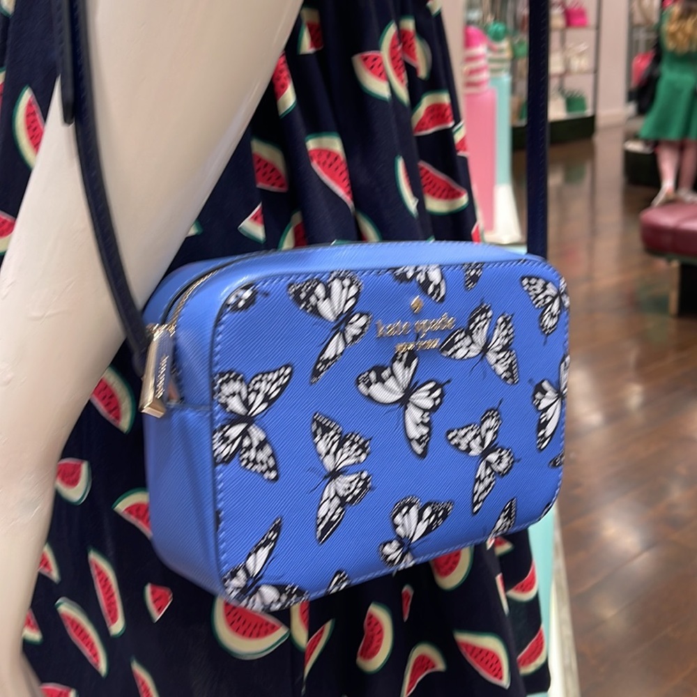 Kate Spade Staci Butterfly Sky Printed Mini Camera Bag,
Blue Multi
NWT - Picture 15 of 16